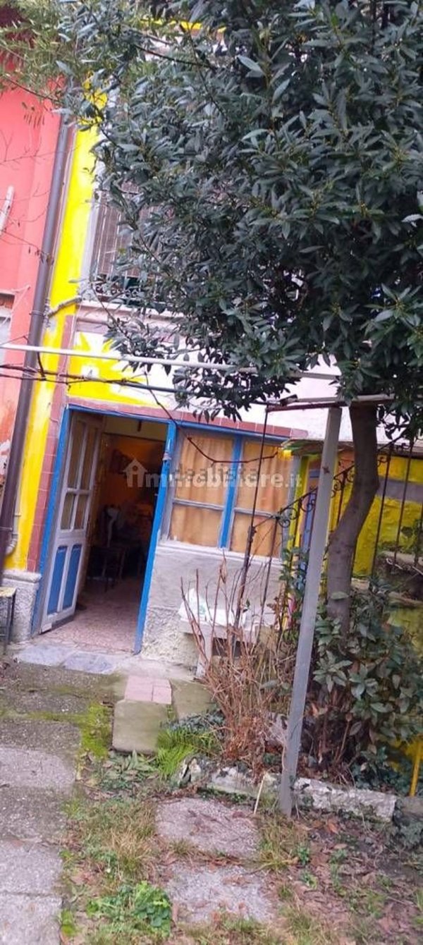 casale in vendita a Fiorano Canavese