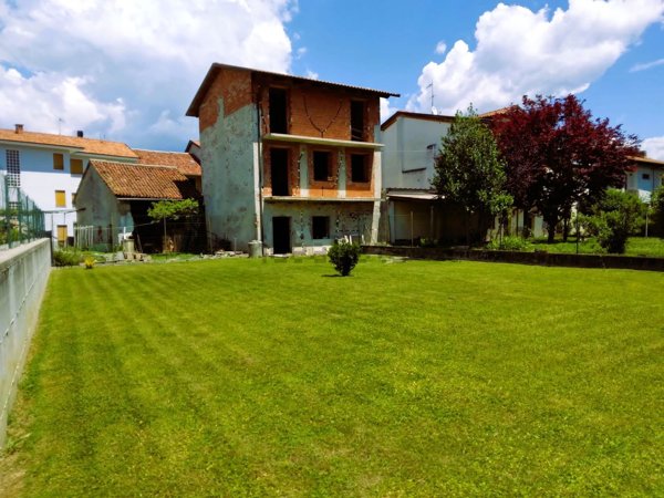 casa semindipendente in vendita a Fiorano Canavese