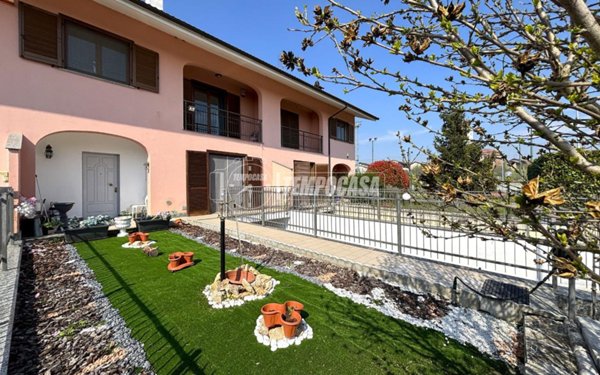 casa indipendente in vendita a Foglizzo