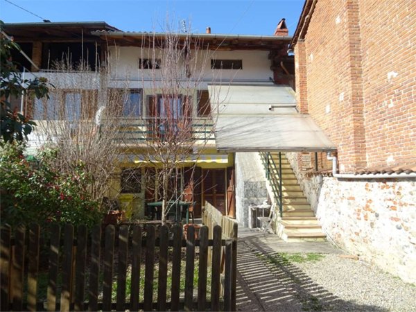 casa semindipendente in vendita a Foglizzo