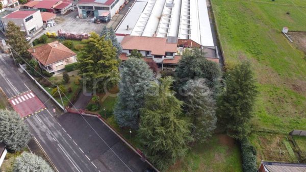 locale commerciale in vendita a Foglizzo