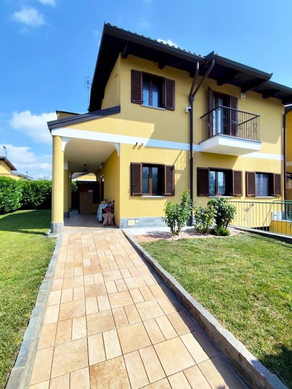 casa indipendente in vendita a Foglizzo