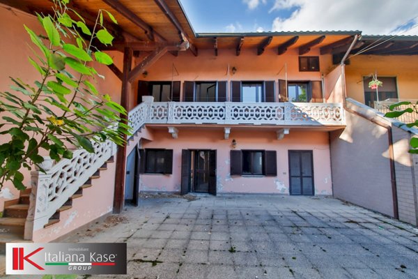 casa semindipendente in vendita a Foglizzo