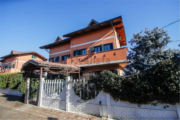 casa semindipendente in vendita a Foglizzo