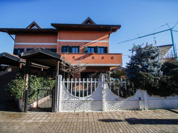 casa semindipendente in vendita a Foglizzo