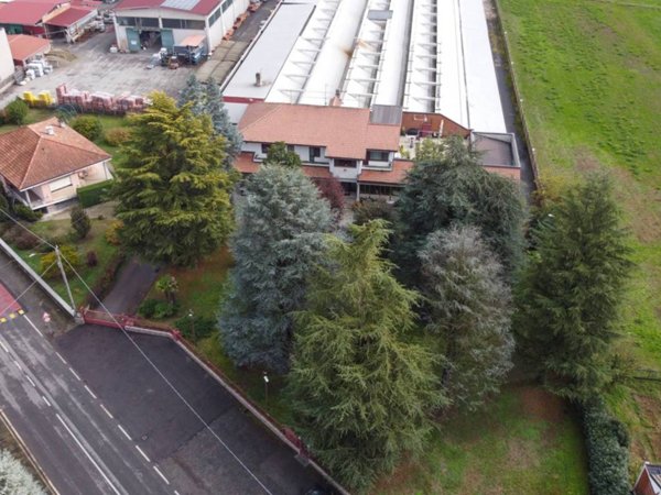 locale commerciale in vendita a Foglizzo