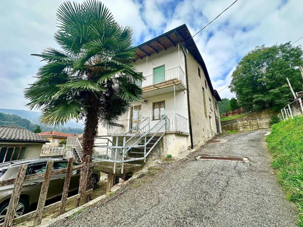 casa indipendente in vendita a Forno Canavese