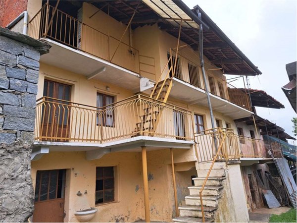 casa indipendente in vendita a Forno Canavese