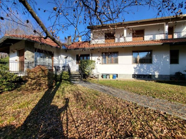 casa indipendente in vendita a Forno Canavese