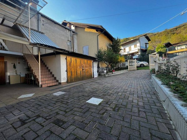 casa indipendente in vendita a Forno Canavese
