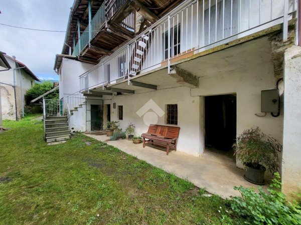 casa semindipendente in vendita a Forno Canavese