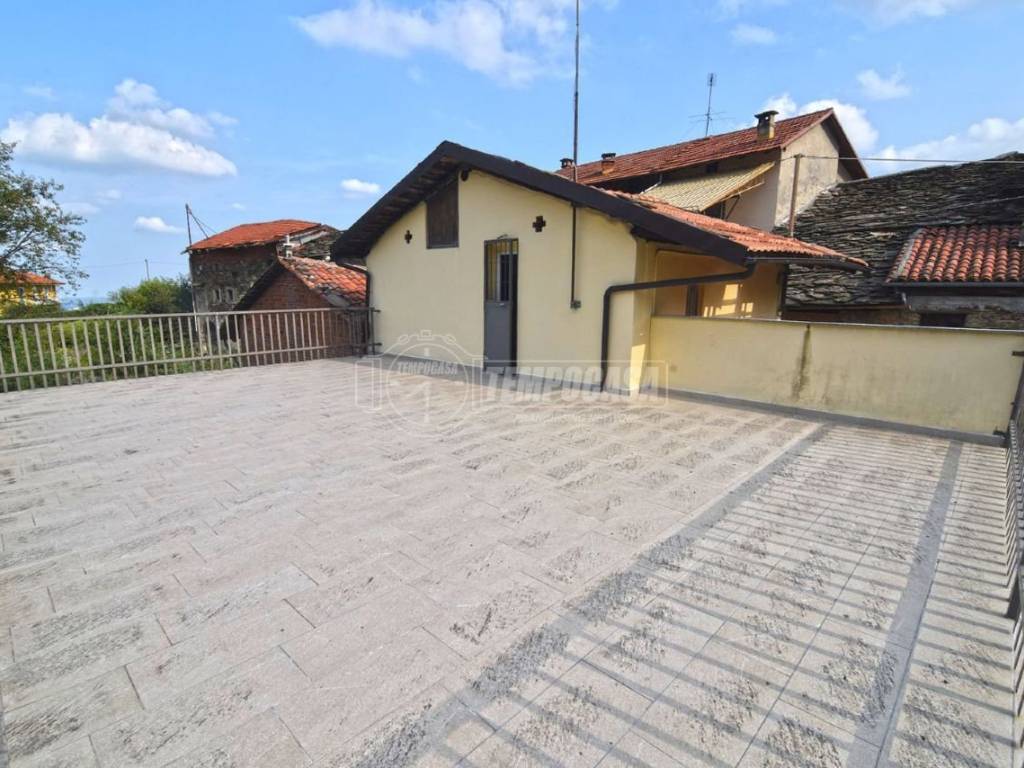 casa indipendente in vendita a Forno Canavese