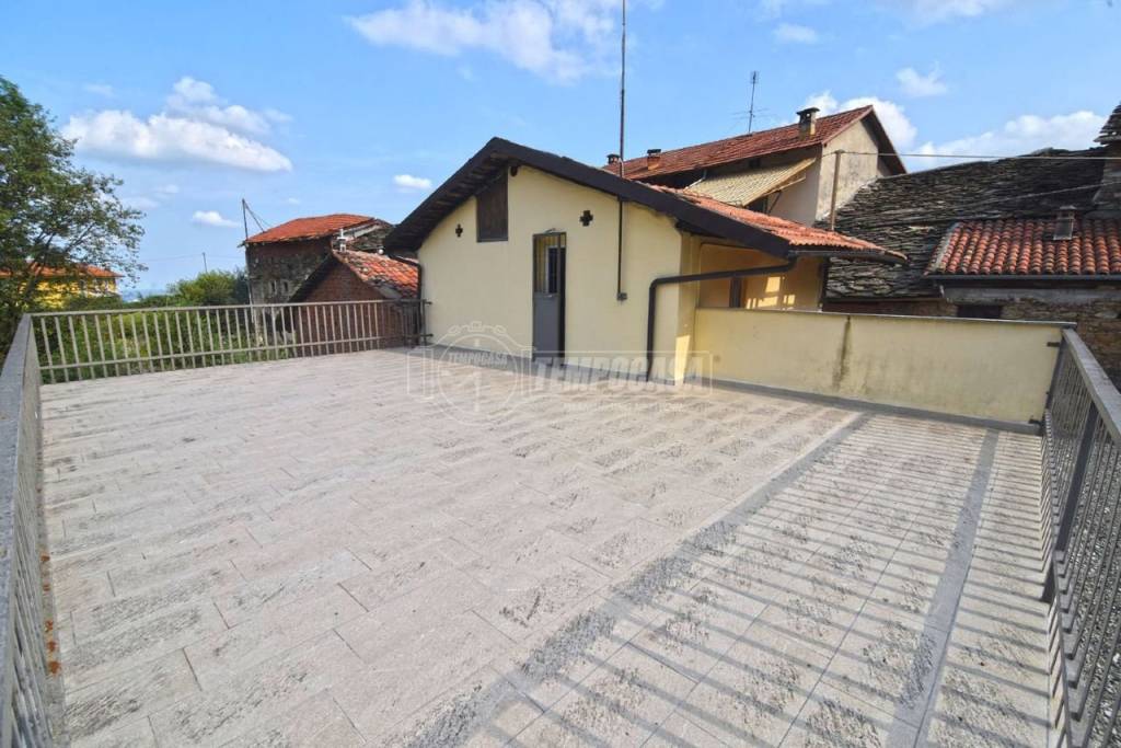 casa indipendente in vendita a Forno Canavese