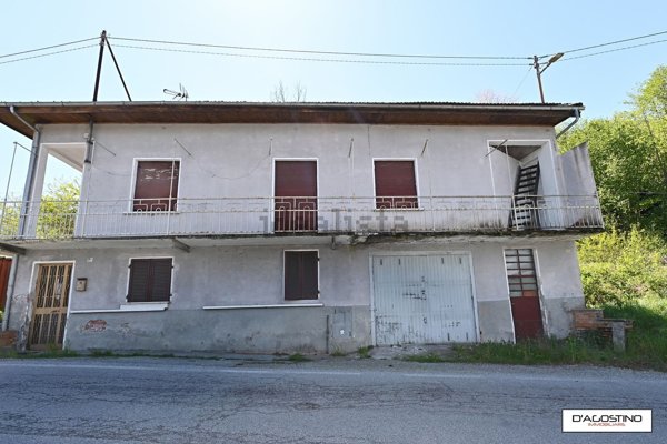 casa indipendente in vendita a Forno Canavese