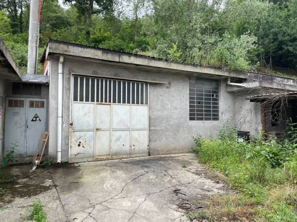 locale commerciale in vendita a Forno Canavese