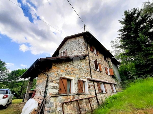 casa indipendente in vendita a Forno Canavese