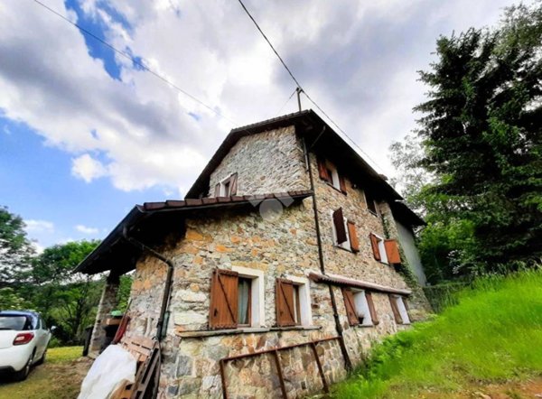 casa indipendente in vendita a Forno Canavese