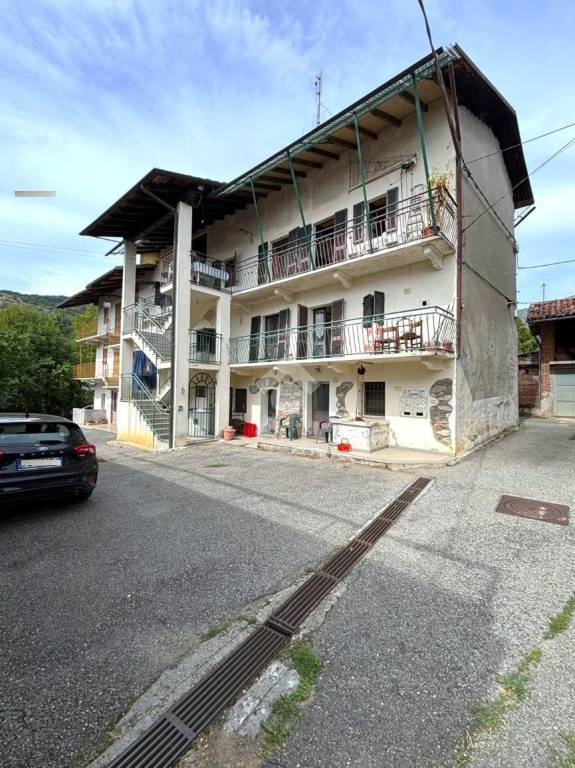 casa indipendente in vendita a Forno Canavese
