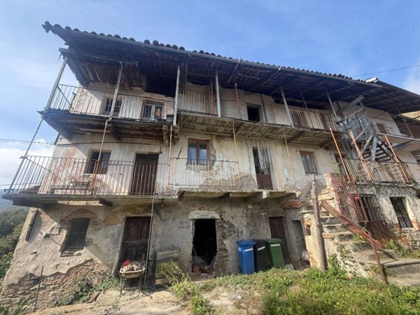 casa indipendente in vendita a Forno Canavese