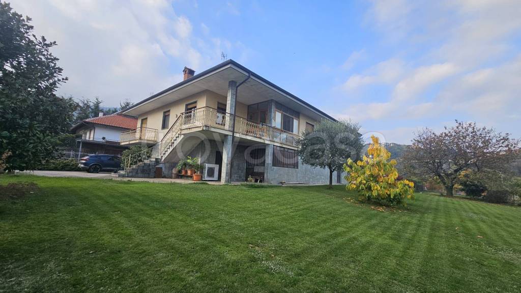 casa indipendente in vendita a Forno Canavese