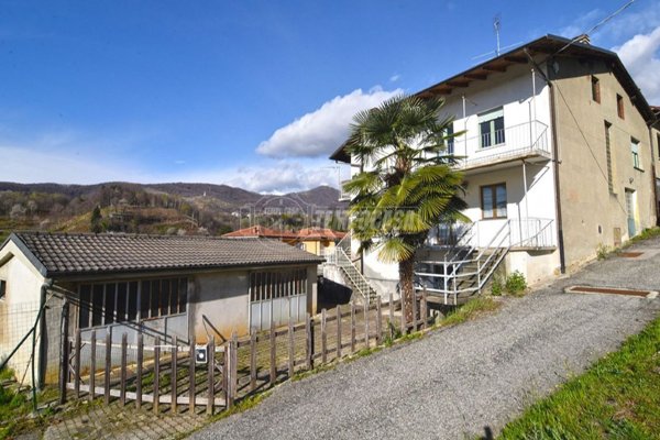 casa indipendente in vendita a Forno Canavese