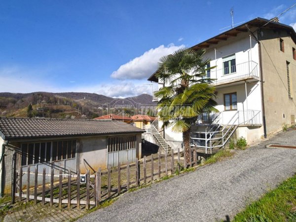 casa indipendente in vendita a Forno Canavese