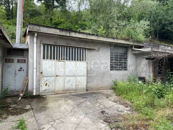 locale commerciale in vendita a Forno Canavese