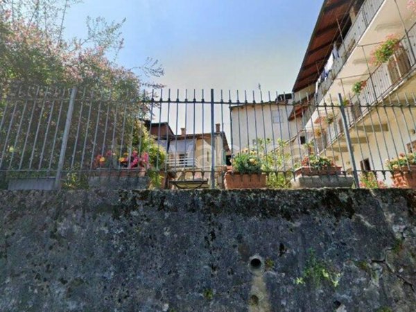 locale commerciale in vendita a Forno Canavese