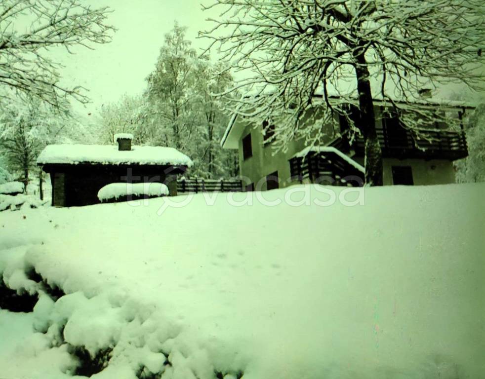 casa indipendente in vendita a Forno Canavese