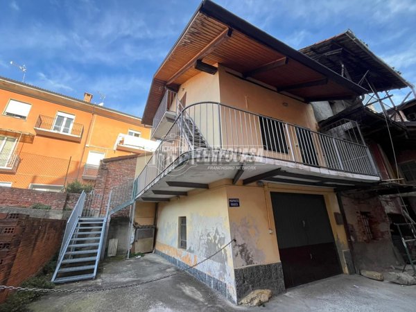 casa indipendente in vendita a Forno Canavese