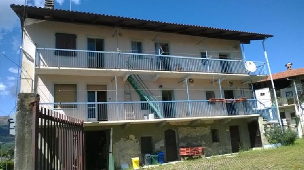 casa indipendente in vendita a Forno Canavese