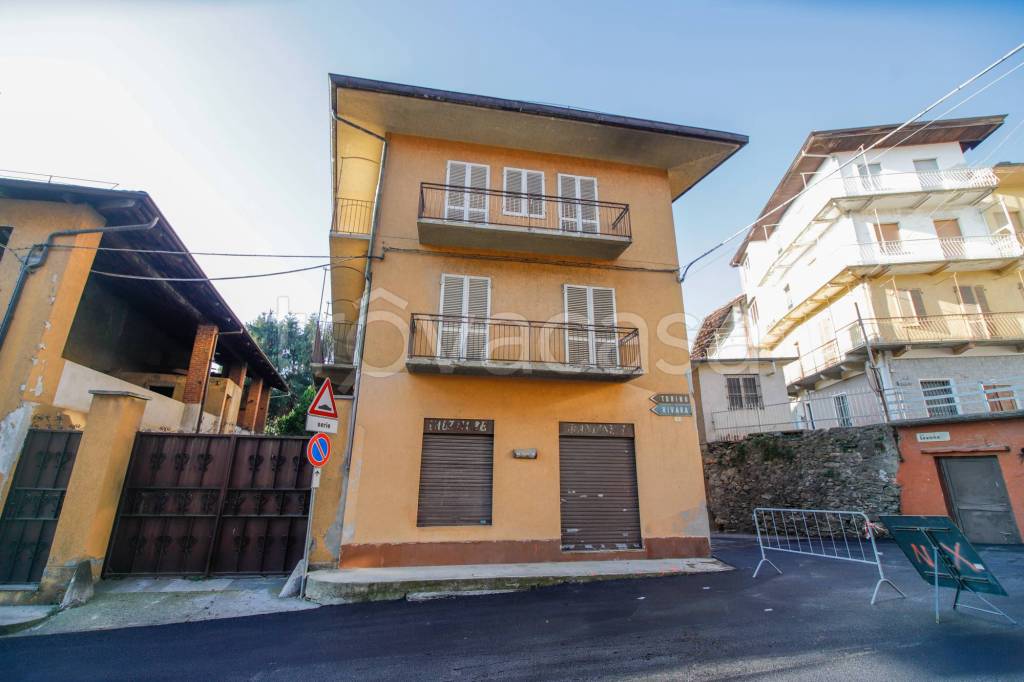 casa indipendente in vendita a Forno Canavese