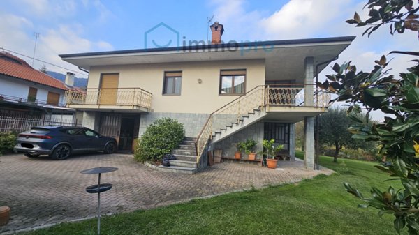 casa indipendente in vendita a Forno Canavese