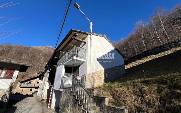 casa indipendente in vendita a Frassinetto