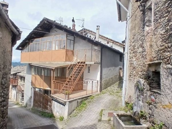 appartamento in vendita a Frassinetto in zona Chiapinetto