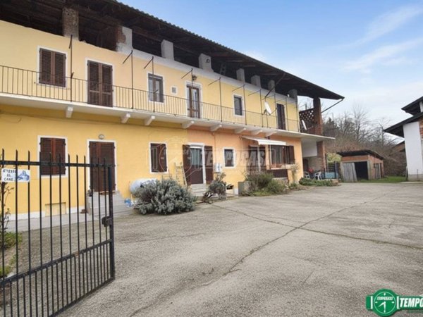 casa indipendente in vendita a Front