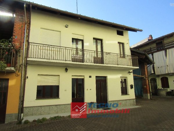 casa indipendente in vendita a Front