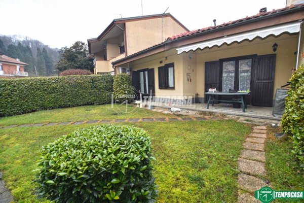 casa indipendente in vendita a Front