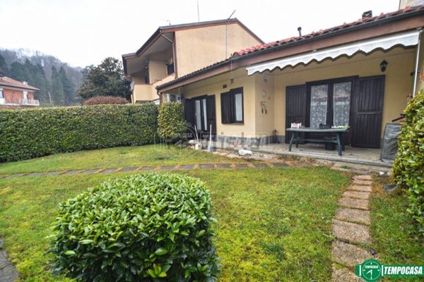casa indipendente in vendita a Front
