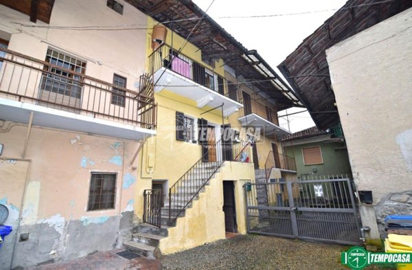 casa indipendente in vendita a Front