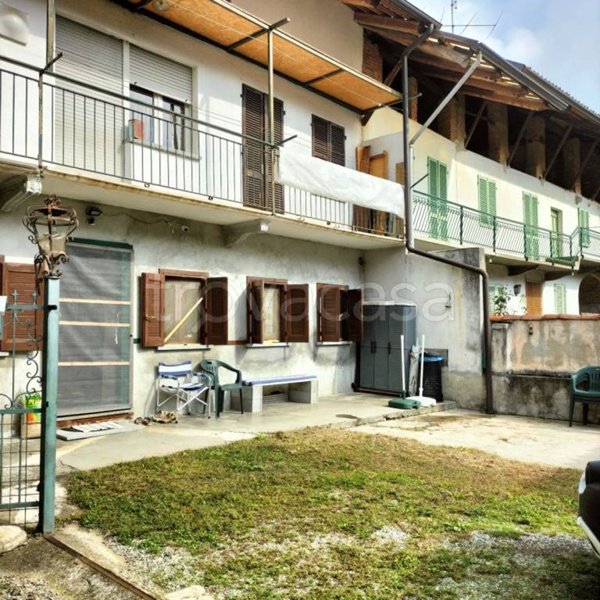 casa indipendente in vendita a Front