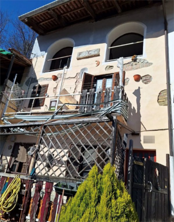 casa indipendente in vendita a Front