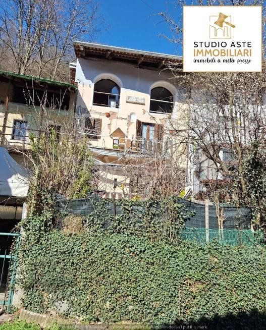 casa indipendente in vendita a Front