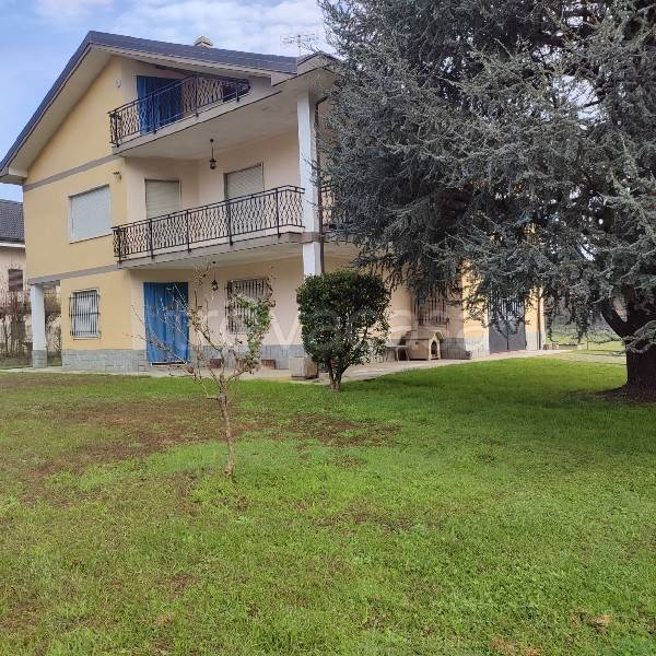 casa indipendente in vendita a Front in zona Grange di Front