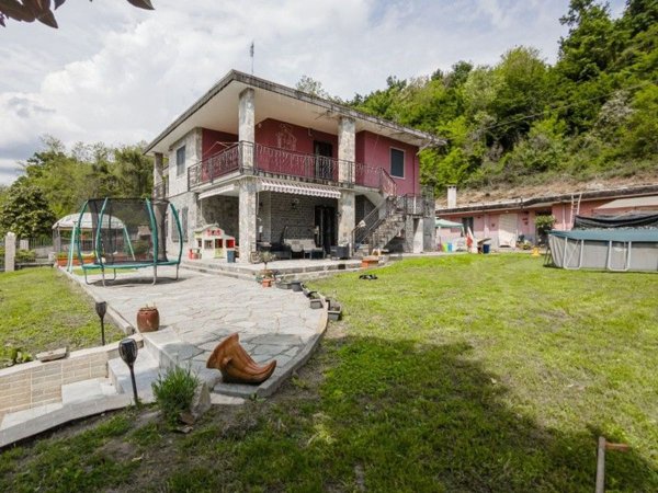 casa indipendente in vendita a Front