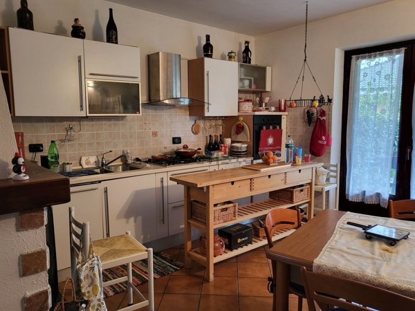 appartamento in vendita a Front