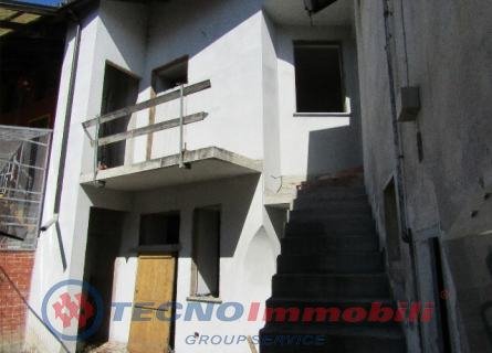 casa indipendente in vendita a Front