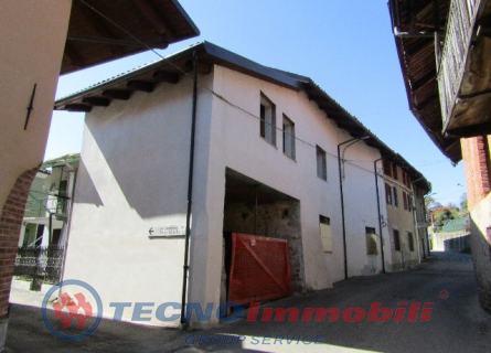 casa indipendente in vendita a Front
