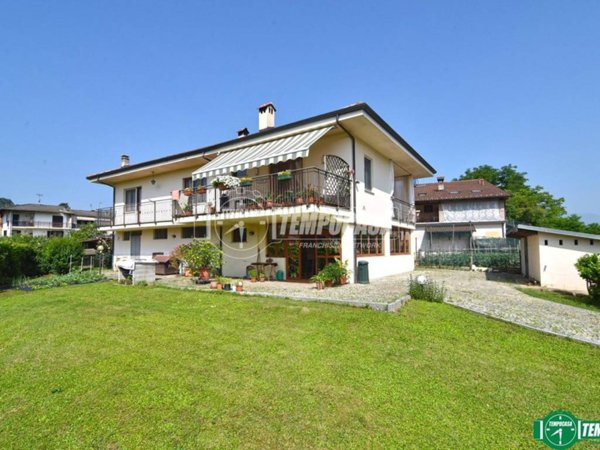 casa indipendente in vendita a Front