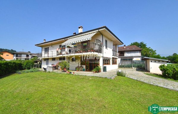 casa indipendente in vendita a Front